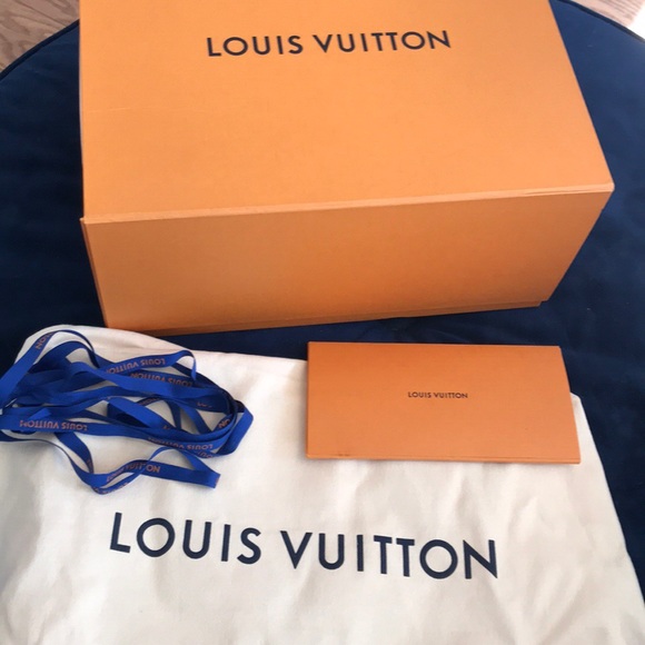 Louis Vuitton Turenne MM - Picture 2 of 4